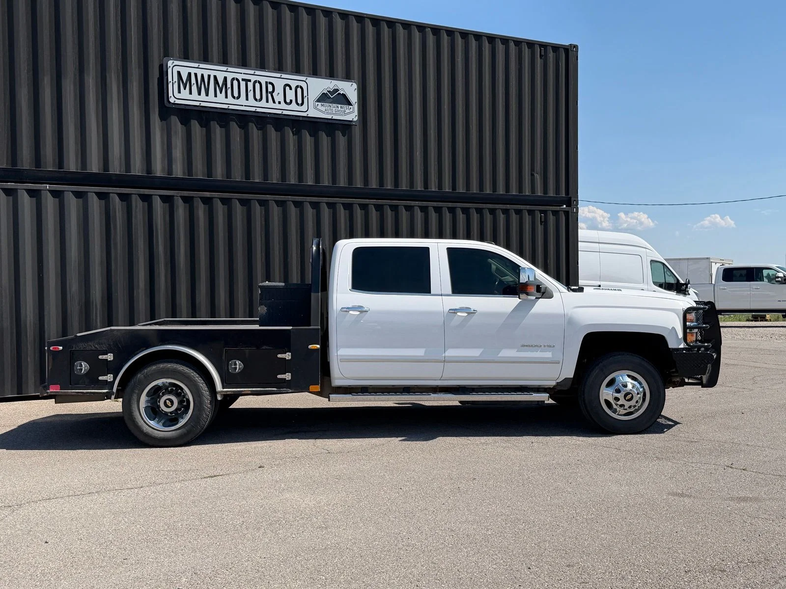 Used 2015 White Chevrolet LTZ image 3
