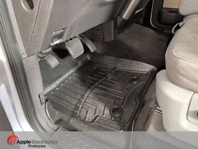 Used 2011 Silver Ford XLT image 10
