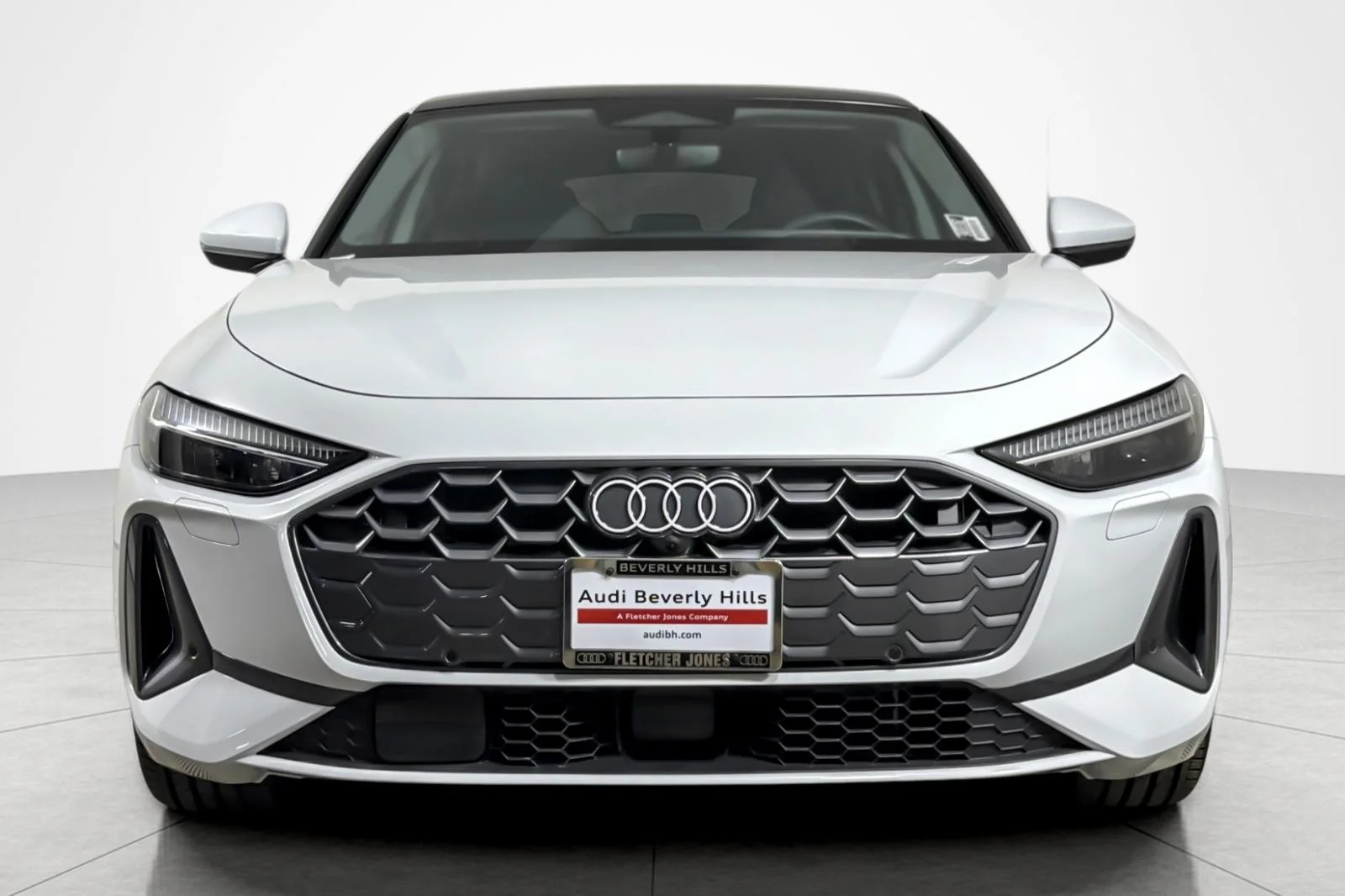 Used 2025 Glacier White Metallic Audi Premium Plus 2.0 TFSI quattro image 8