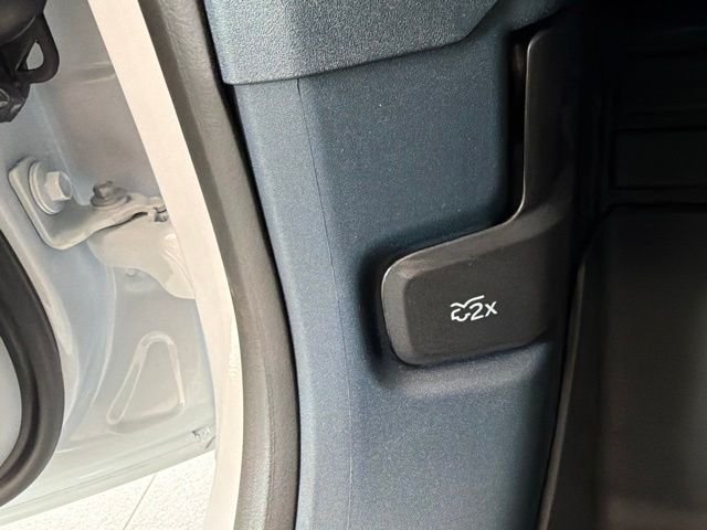 New 2026 Oxford White Ford XLT image 21