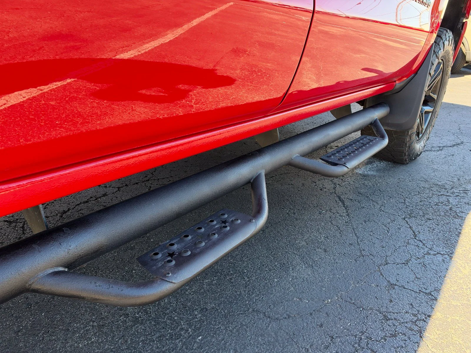 Used 2016 Red Chevrolet Custom image 63