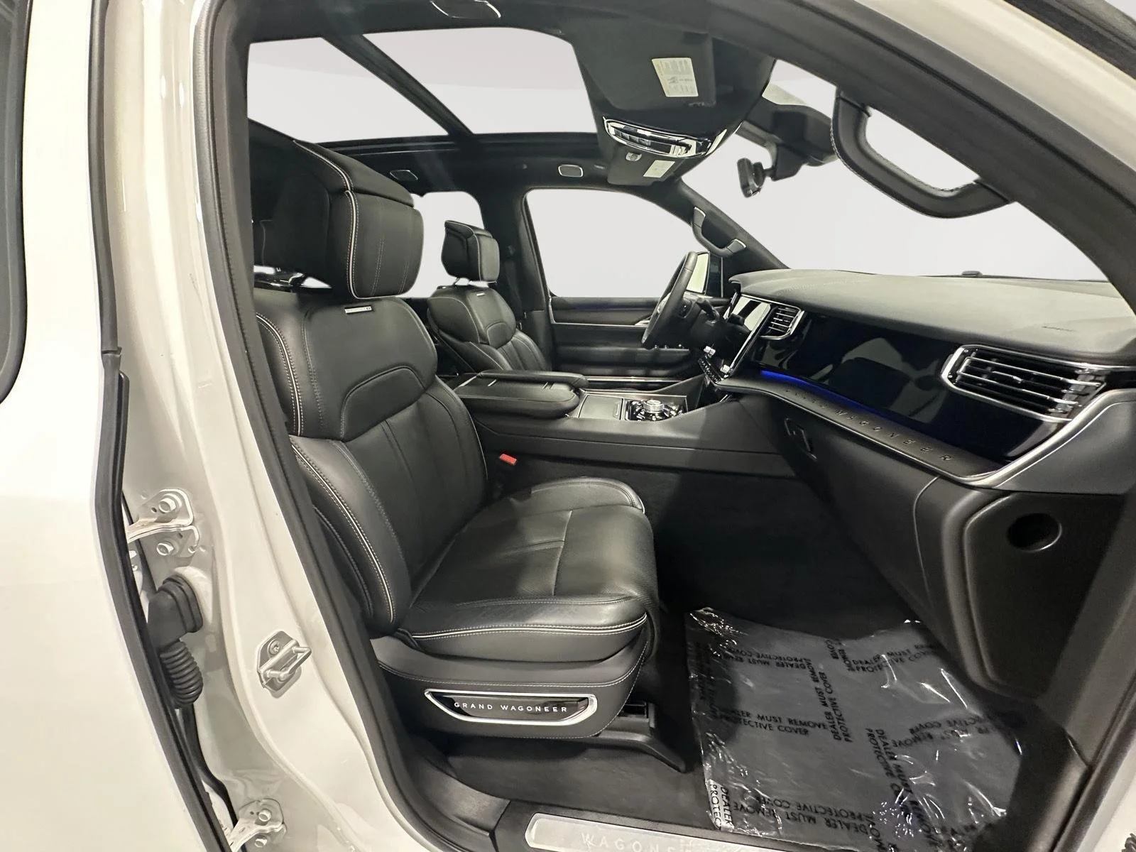 Used 2024 White Jeep Series II image 25