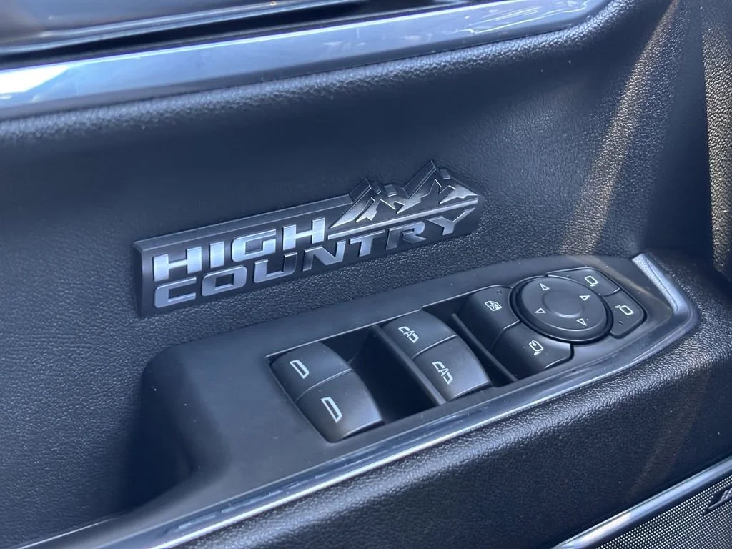 Used 2023 Iridescent Pearl Tricoat Chevrolet High Country image 17