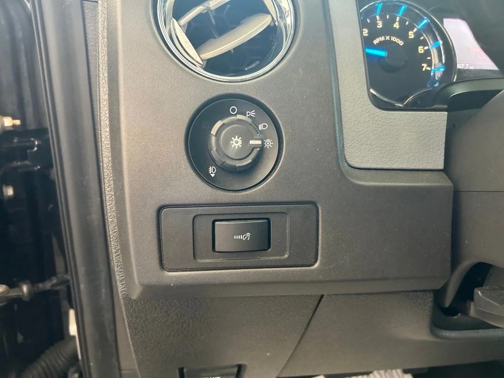 Used 2013 Black Ford XLT image 41