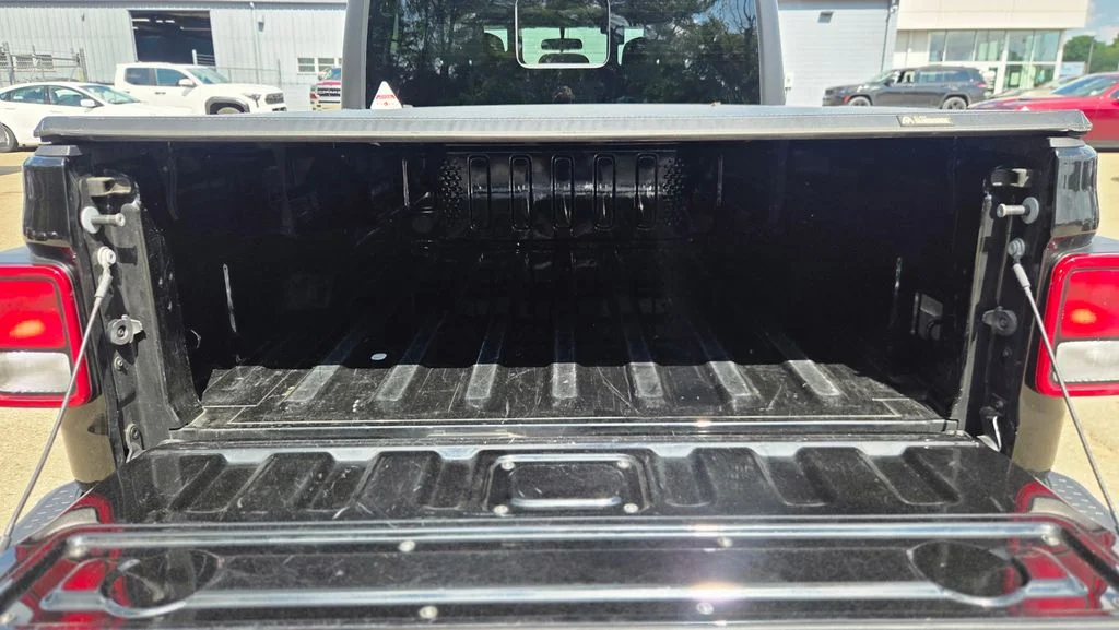 Used 2022 Black Jeep Willys image 9