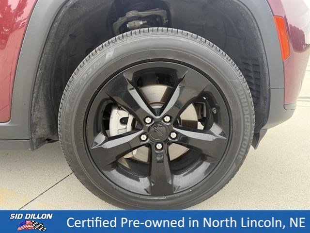 Used 2024 Velvet Red Pearlcoat Jeep Altitude image 9