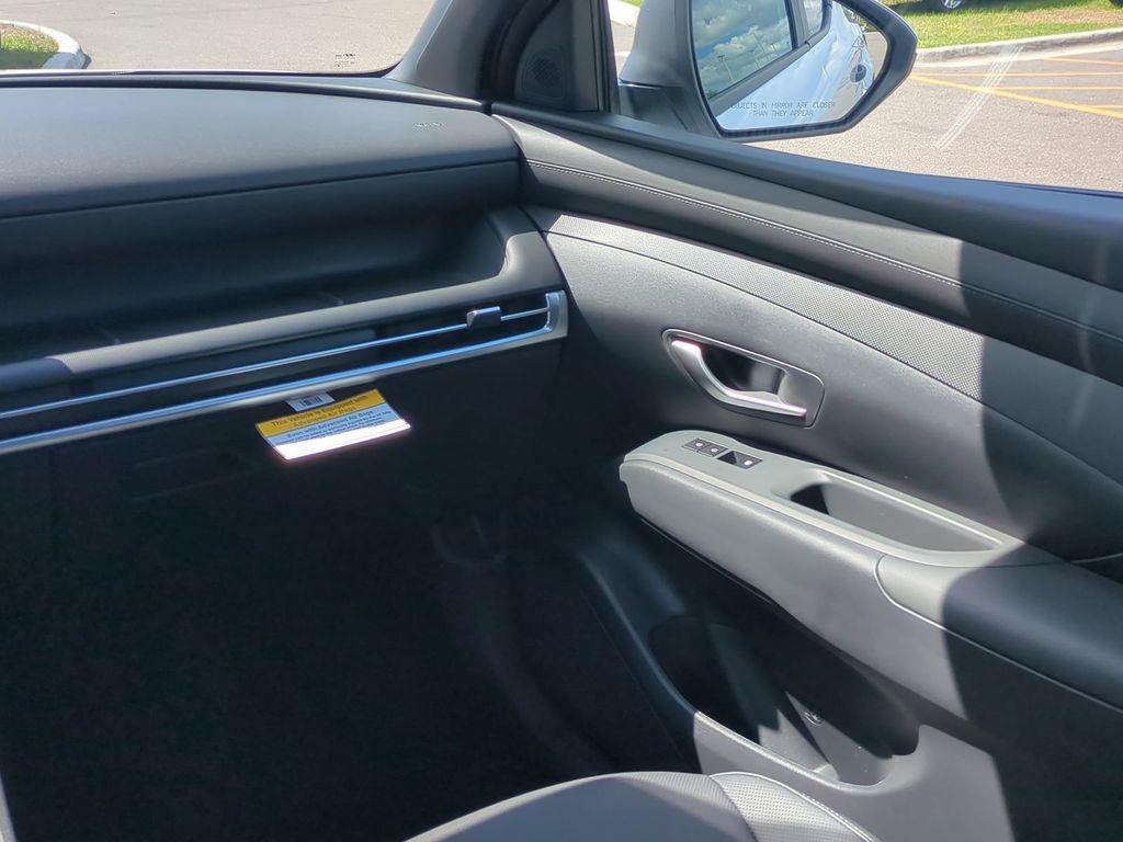 New 2027 White Hyundai SE FWD image 19