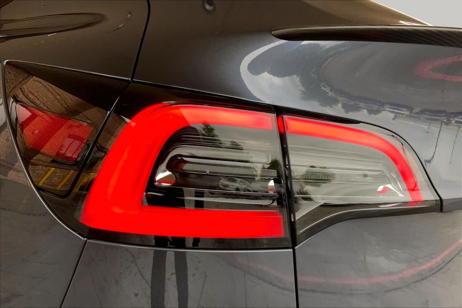 Used 2022 Deep Blue Metallic Tesla Performance image 27
