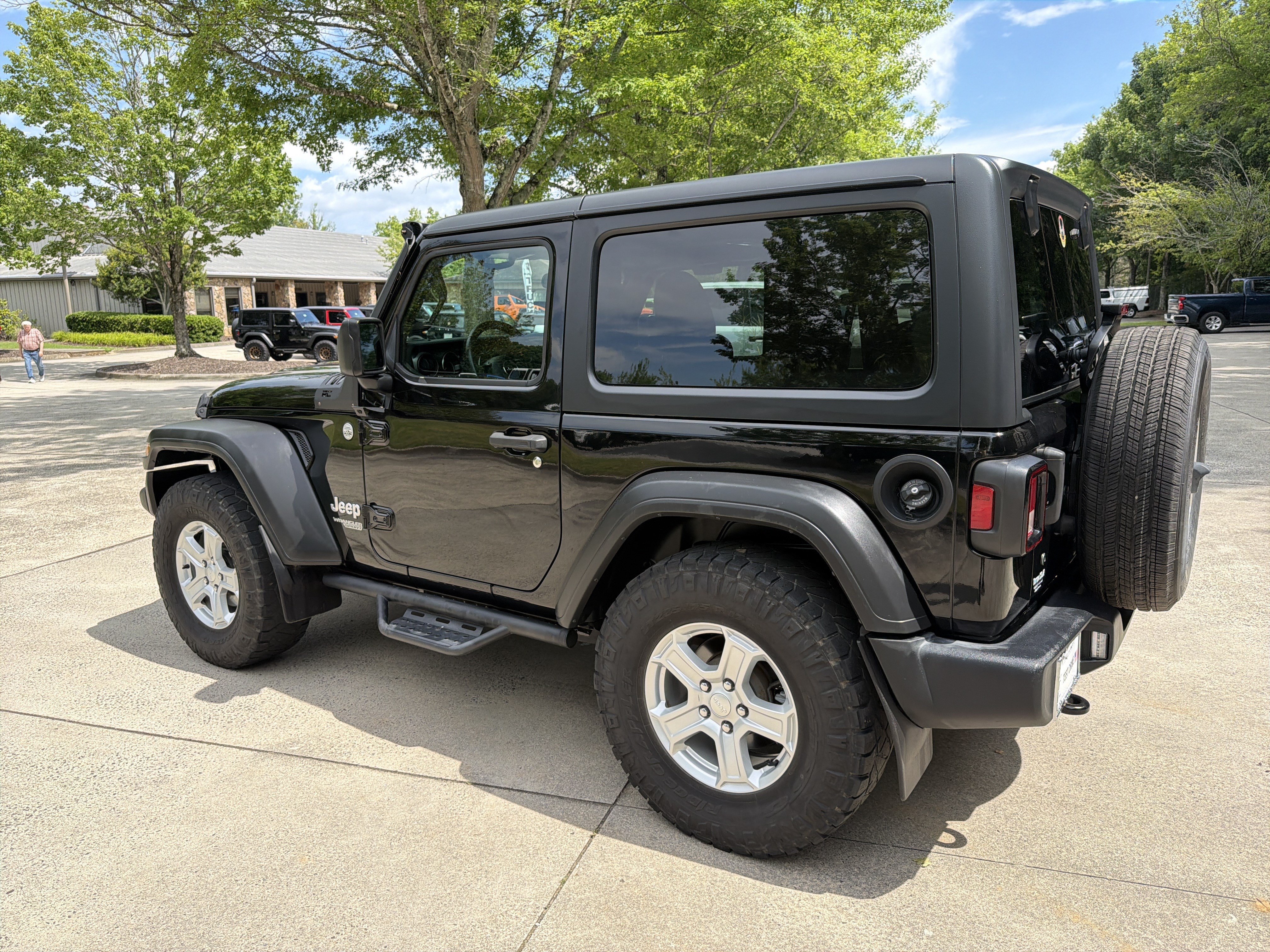 Used 2019 Black Clearcoat Jeep Sport S image 5