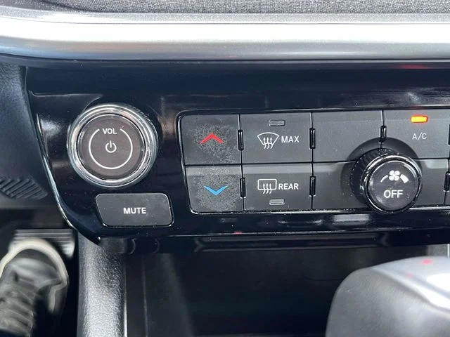 Certified Used 2024 Silver Zynith Jeep Latitude image 25