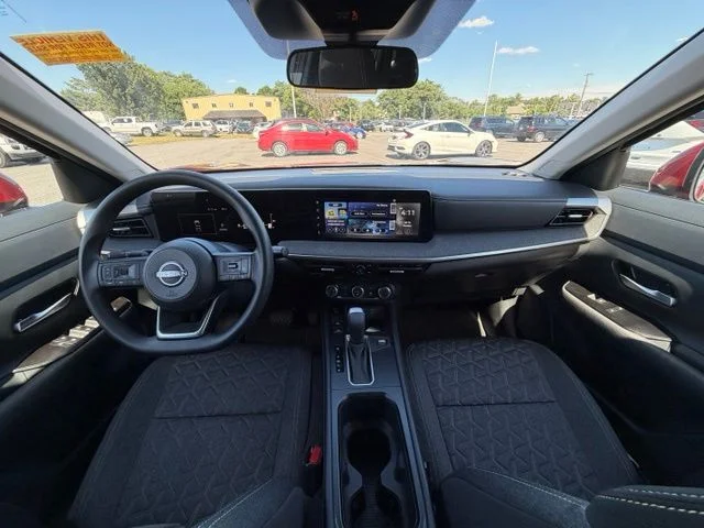 Used 2025 Scarlet Nissan SV image 15