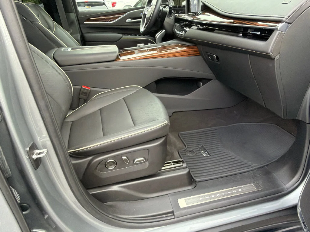 Used 2024 Silver Cadillac Premium Luxury image 13