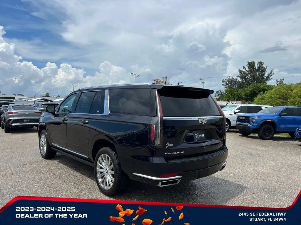 Used 2021 DARK MOON BLUE METALLIC Cadillac Premium Luxury image 5