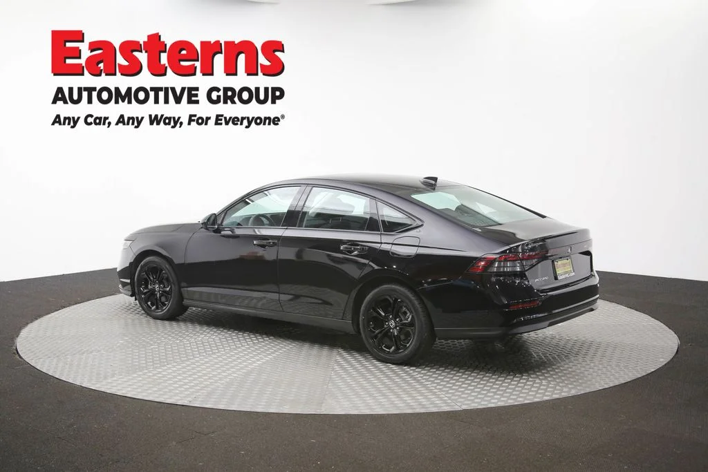 Used 2025 Black Honda SE image 57