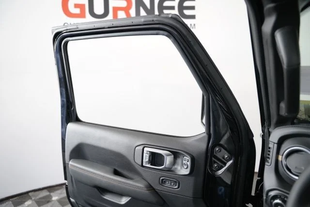 2025 Jeep Wrangler 4-Door Sahara - Photo 21