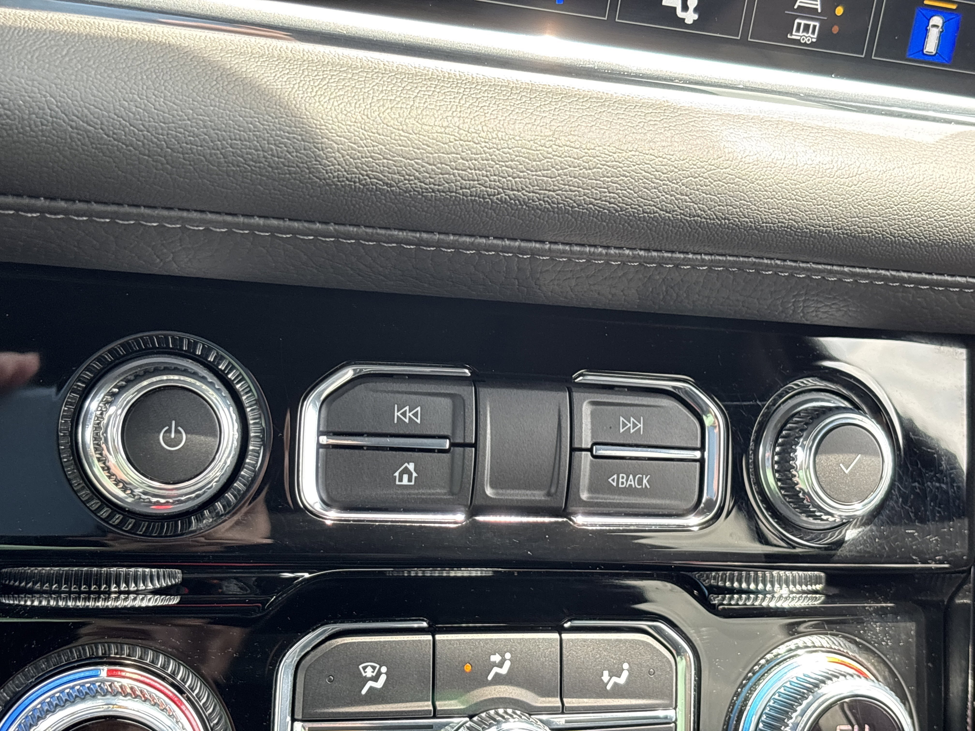 Used 2022 White Frost Tricoat GMC Denali 4WD image 42