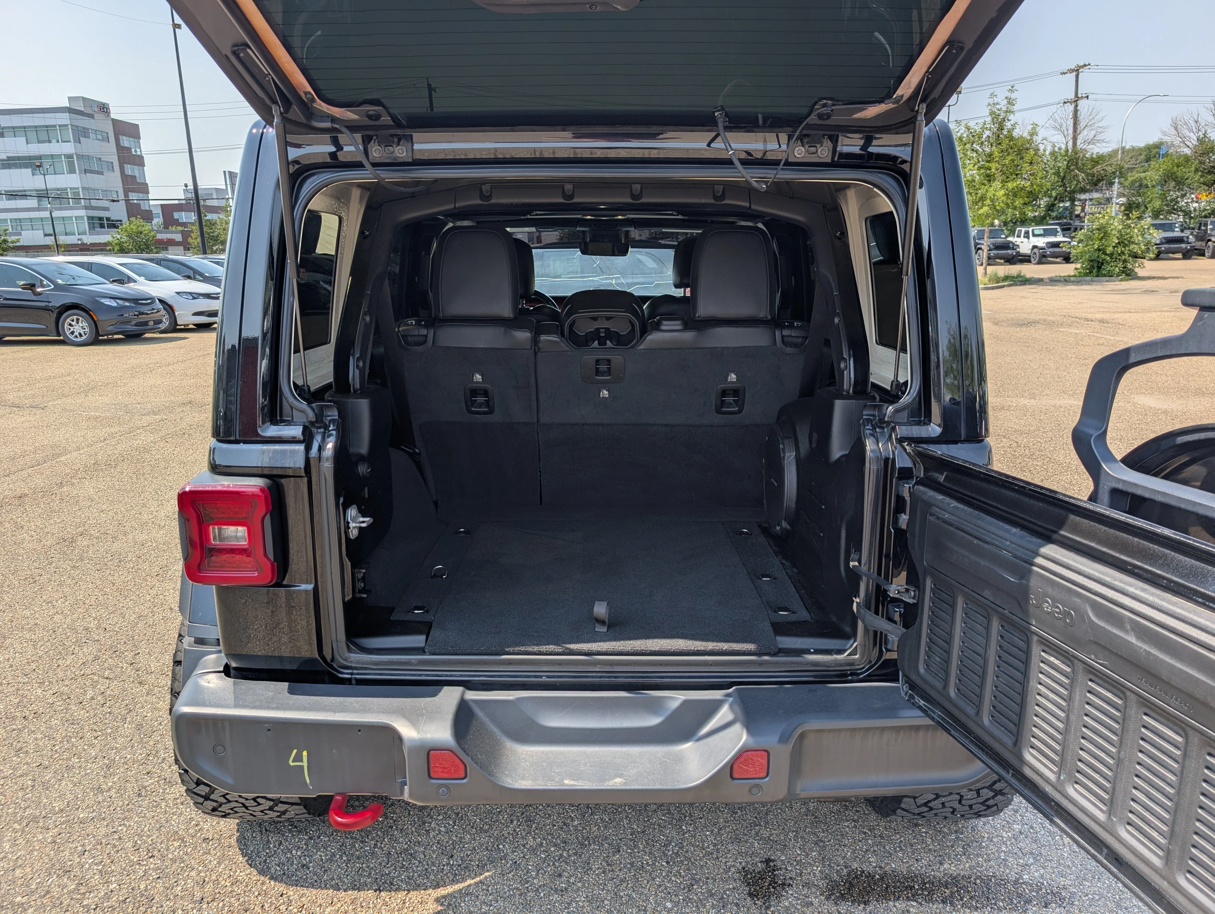 Used 2021 Black Jeep Unlimited Rubicon image 6