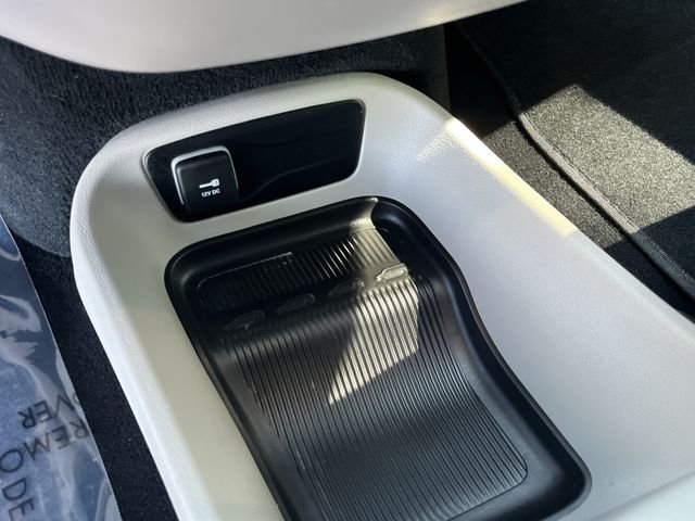 Used 2024 Silver Mist Clearcoat Chrysler Touring L image 23