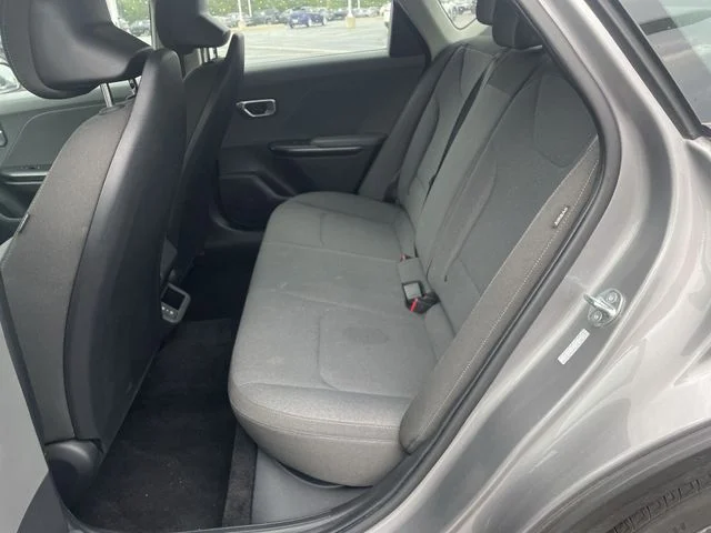 2025 Kia K4 LXS - Photo 29