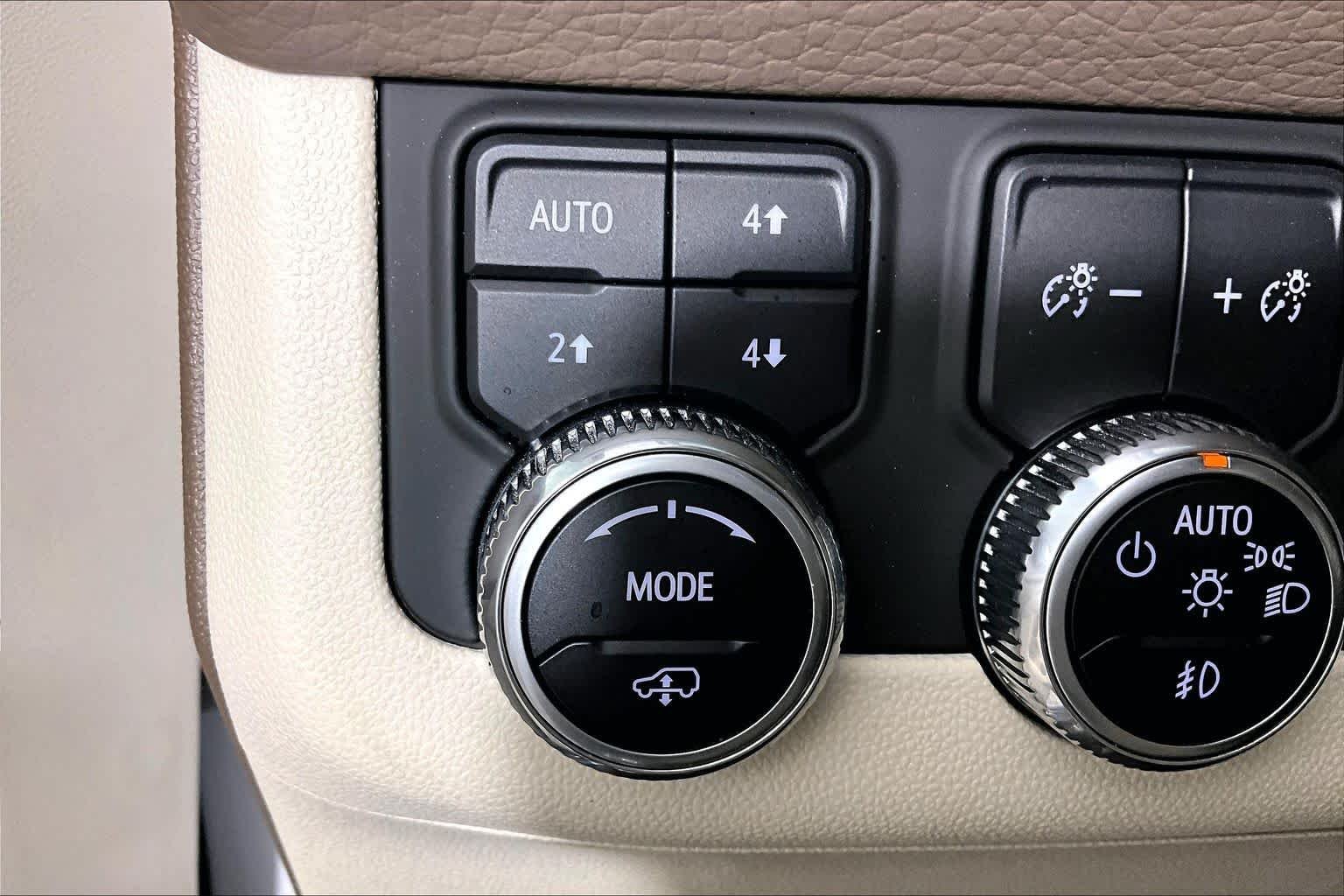 Used 2023 White Frost Tricoat GMC Denali image 34