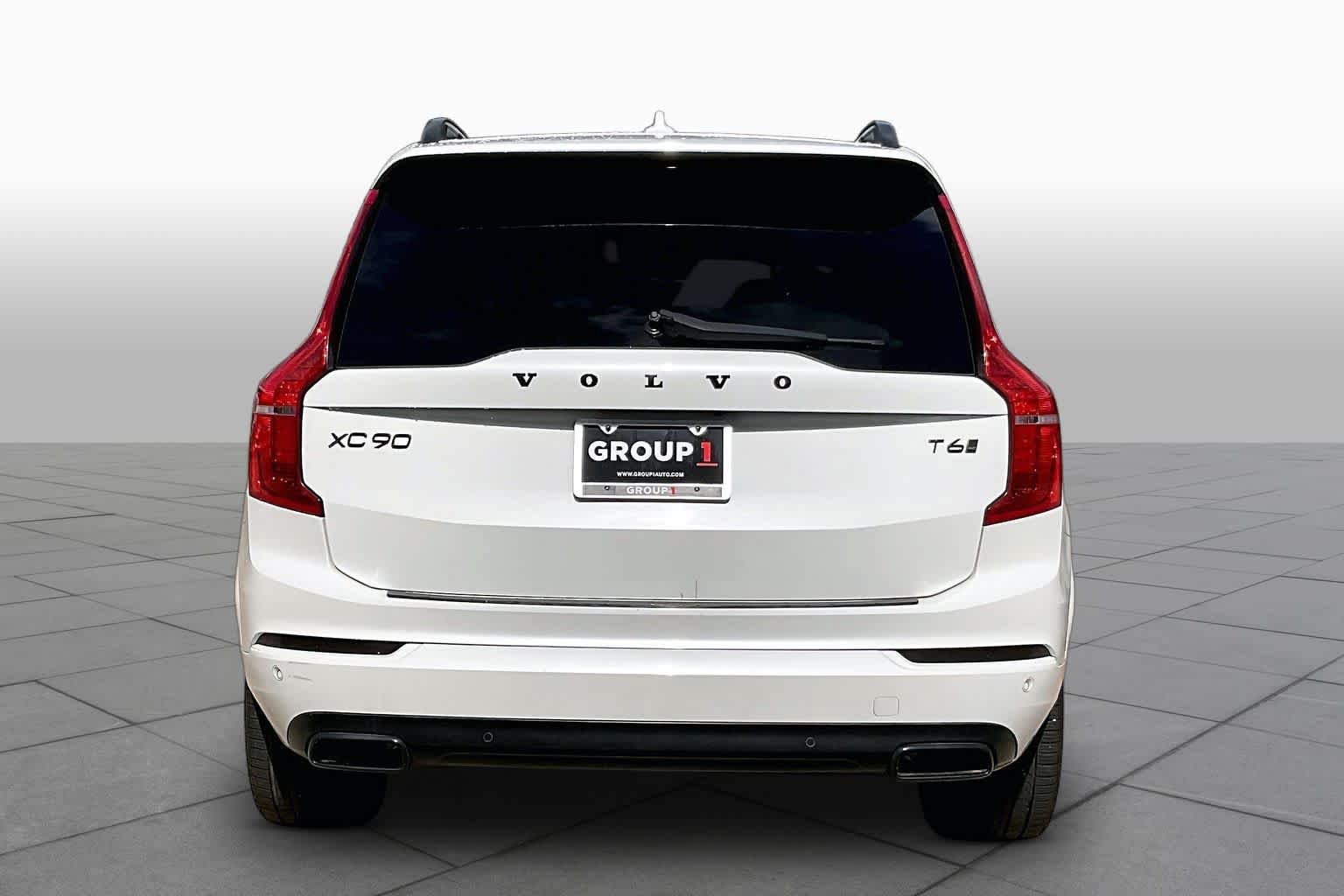 Used 2019 Crystal White Pearl Metallic Volvo Momentum image 5