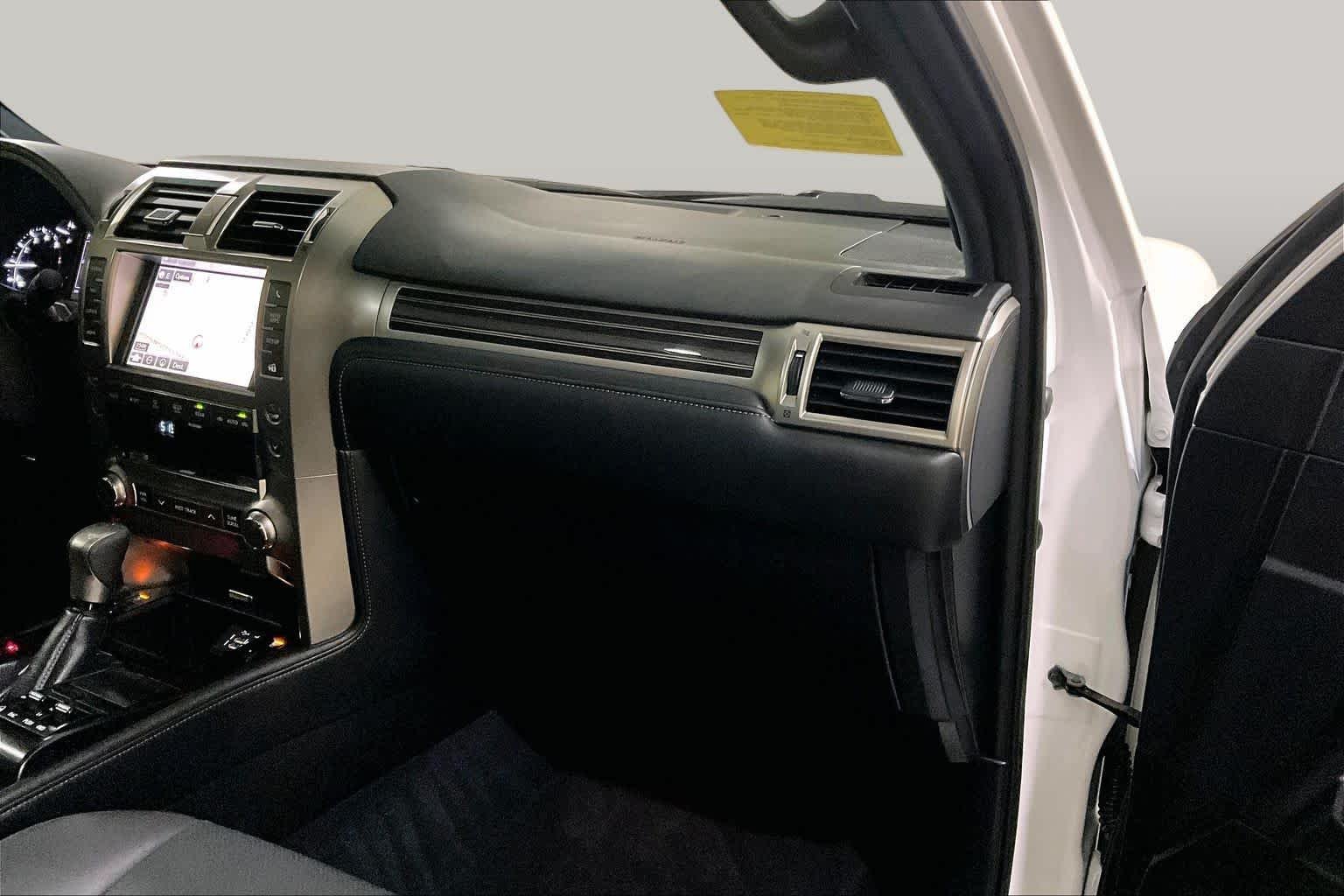 Used 2020 Starfire Pearl Lexus Premium image 18