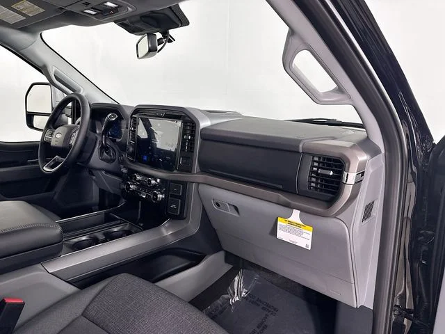 New 2026 Agate Black Metallic Ford XLT image 27