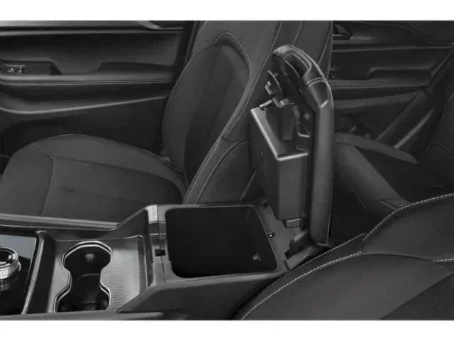 New 2025 Diamond Black Crystal Pearlcoat Jeep Altitude image 11