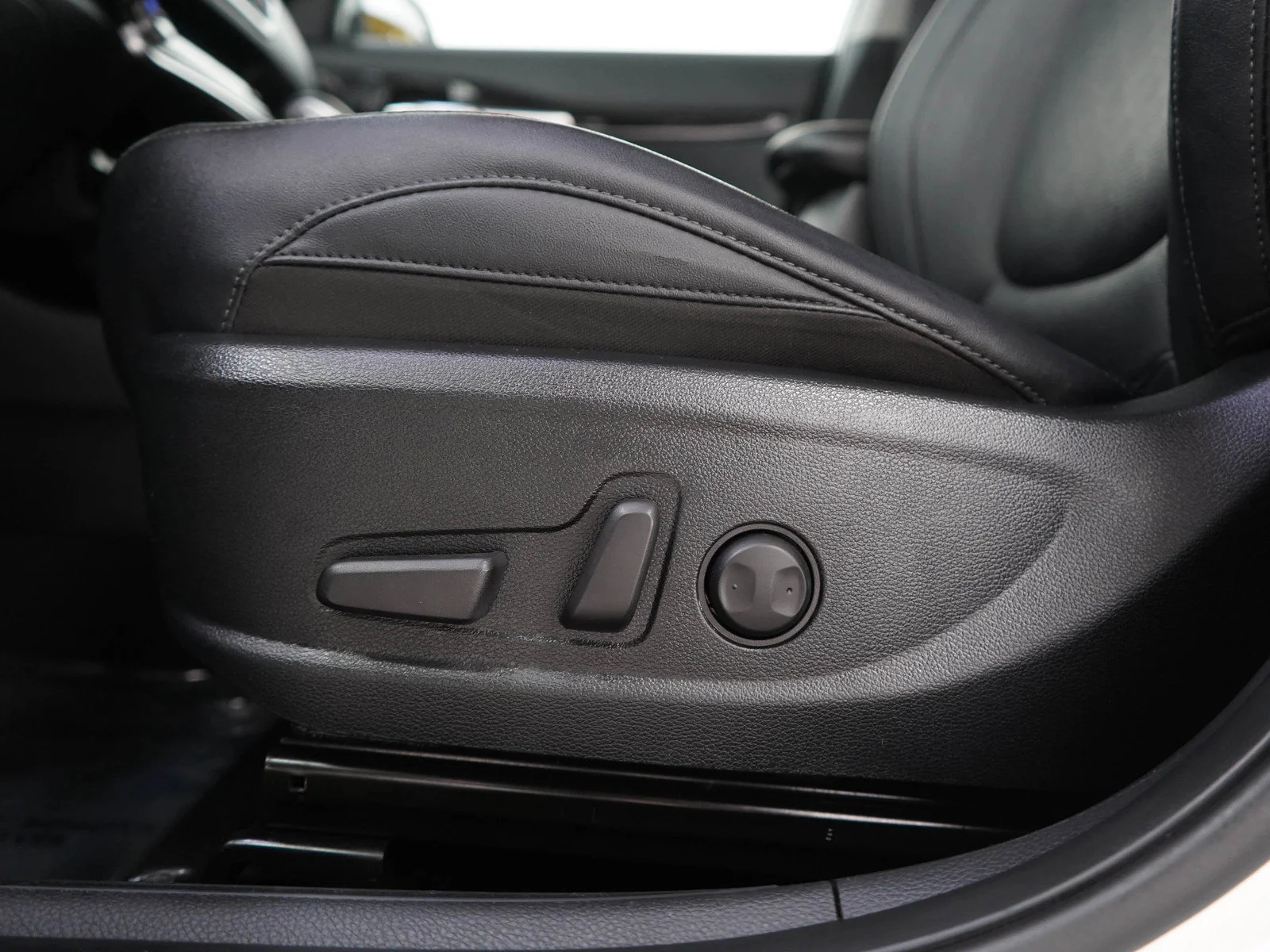 Used 2021 Snow White Pearl Kia SX DCT AWD image 22
