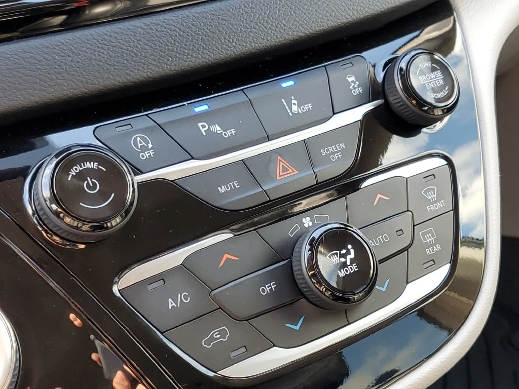 Used 2022 Black Chrysler Touring L image 20
