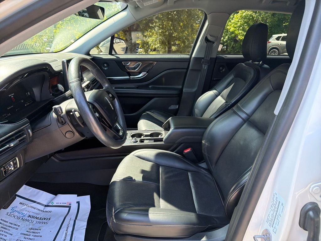 Used 2021 White Lincoln Reserve image 13