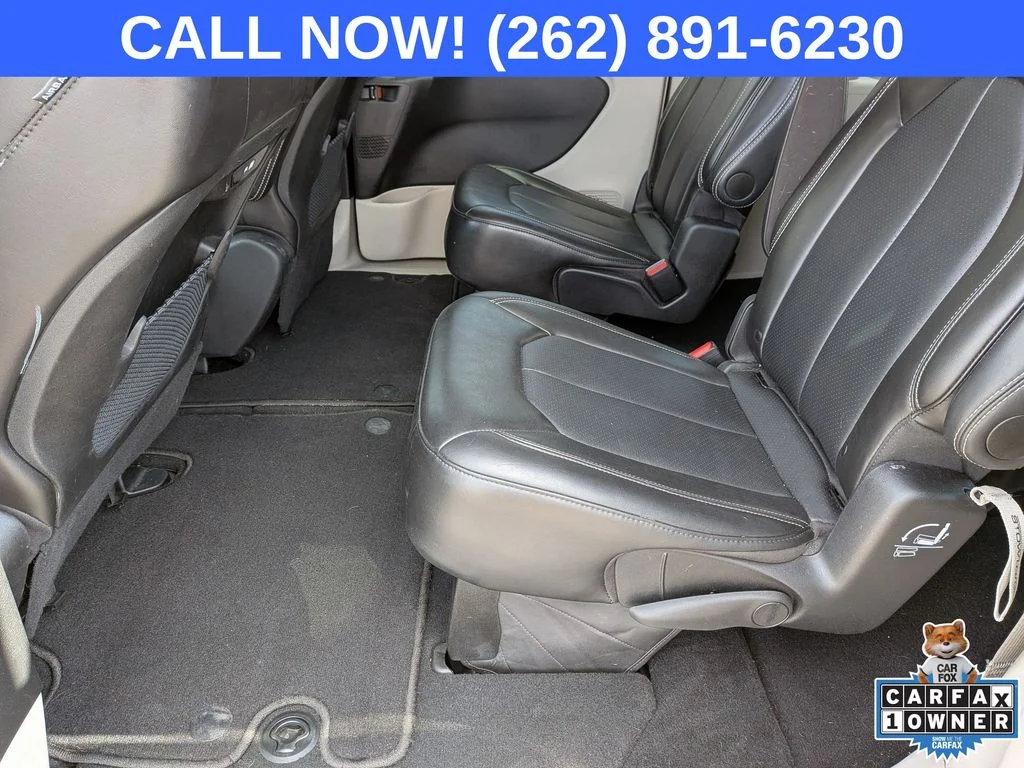 Used 2024 Black Chrysler Touring L image 22