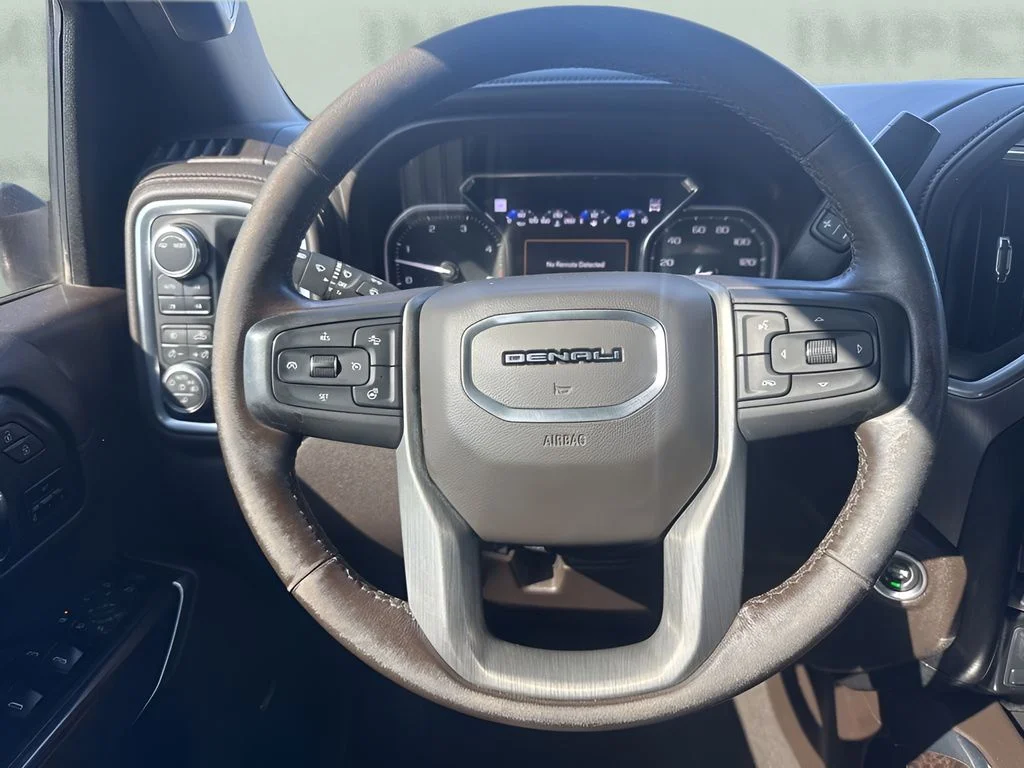 Used 2021 White GMC Denali image 16