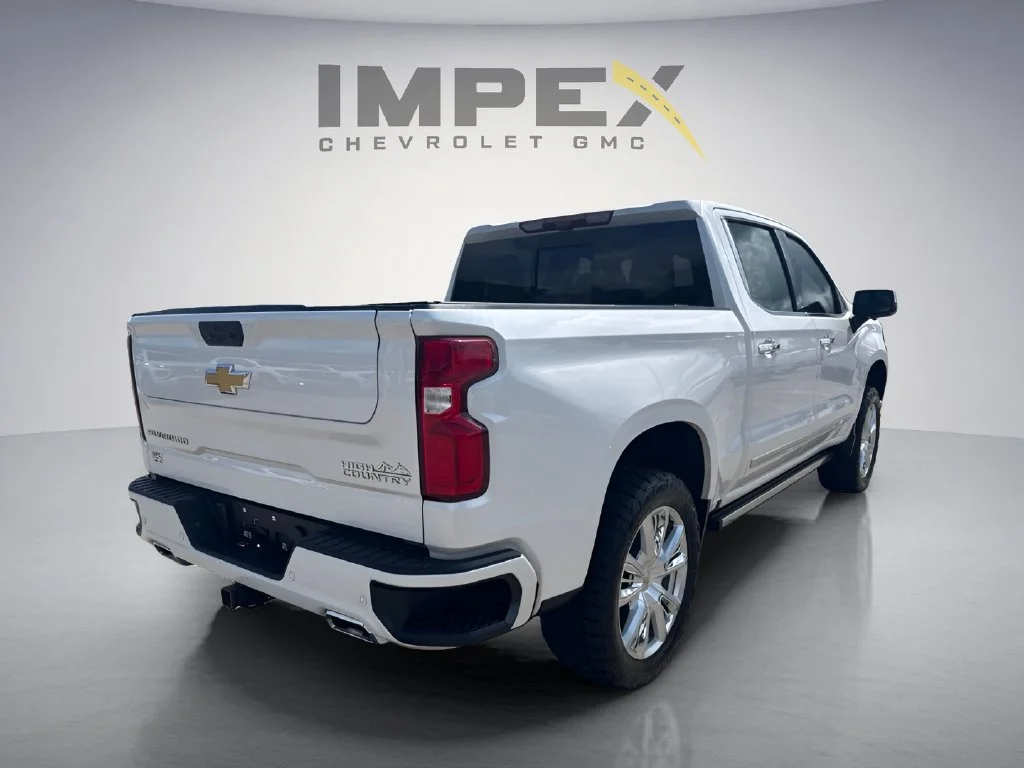 Used 2023 Iridescent Pearl Tricoat Chevrolet High Country image 3