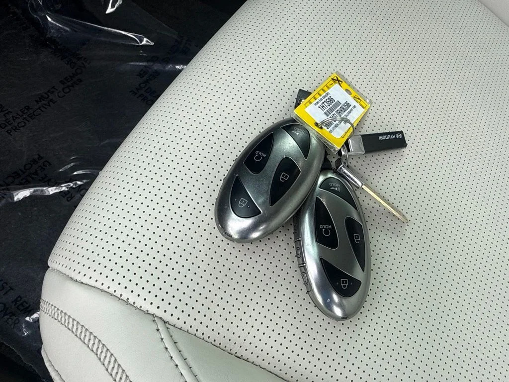 Used 2024 Green Hyundai Calligraphy image 9