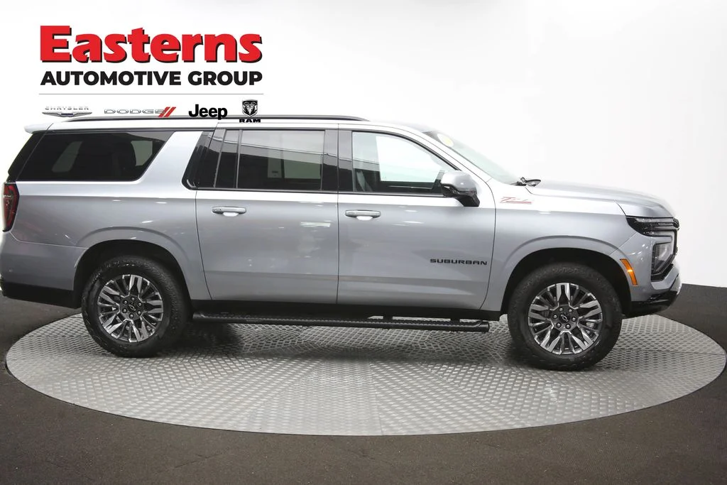 Used 2025 Gray Chevrolet Z71 image 48