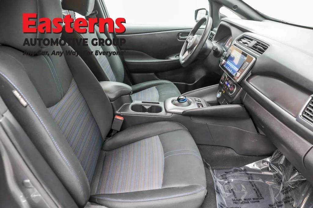 Used 2023 Gray Nissan S image 23