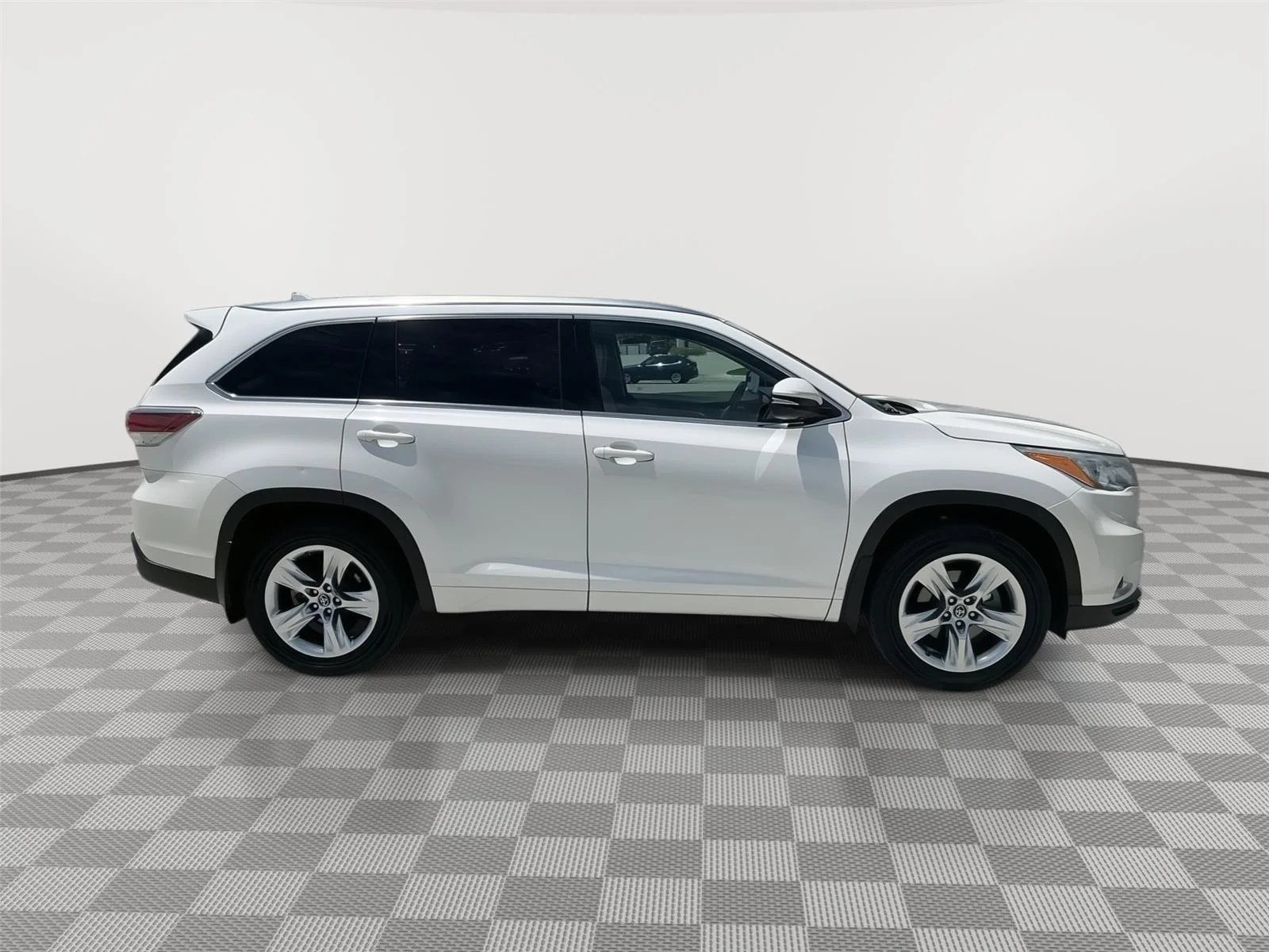 Used 2016 Blizzard Pearl TOYOTA Limited image 26