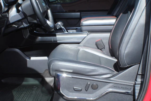 Used 2022  Ford LARIAT image 15