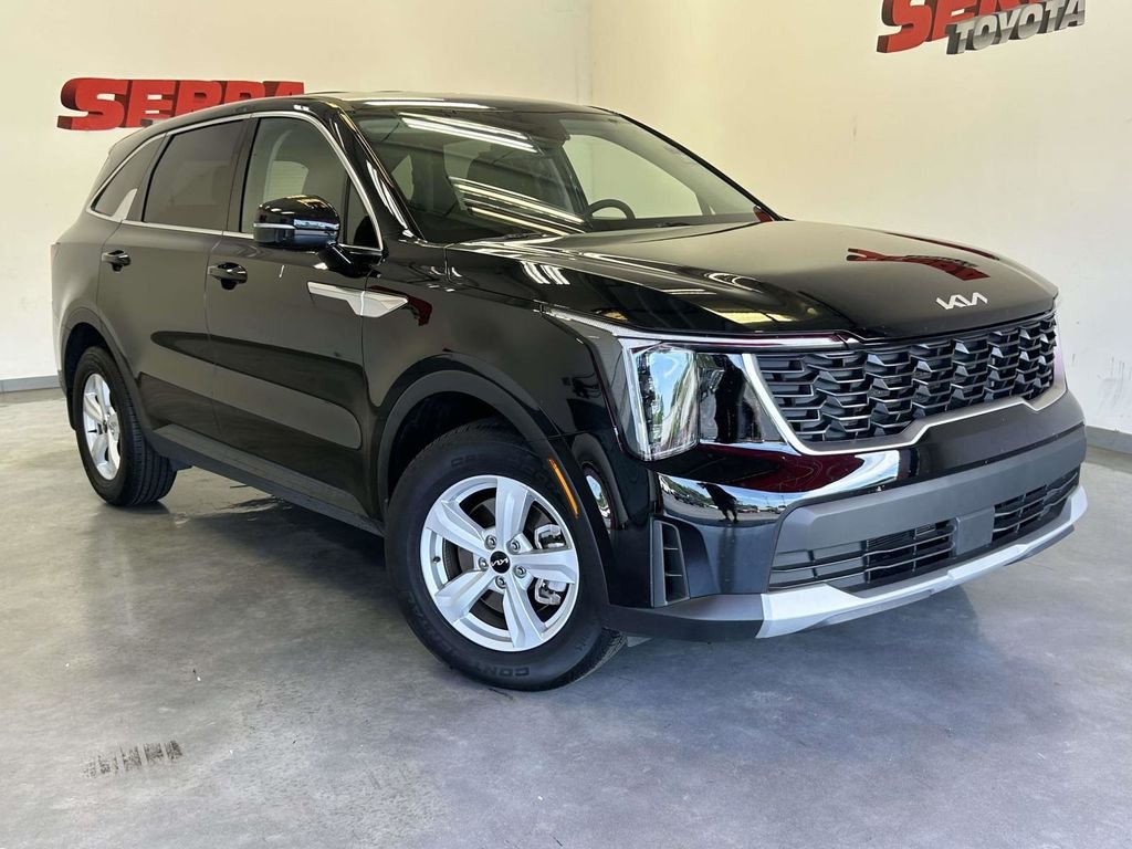 2025 Kia Sorento LX AT's photo