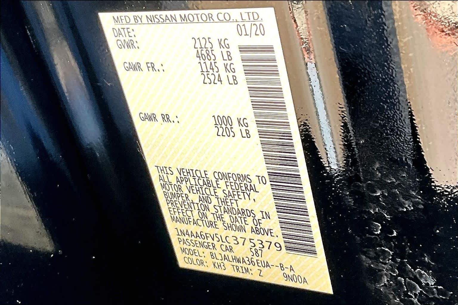 Used 2020 Super Black Nissan Platinum image 31