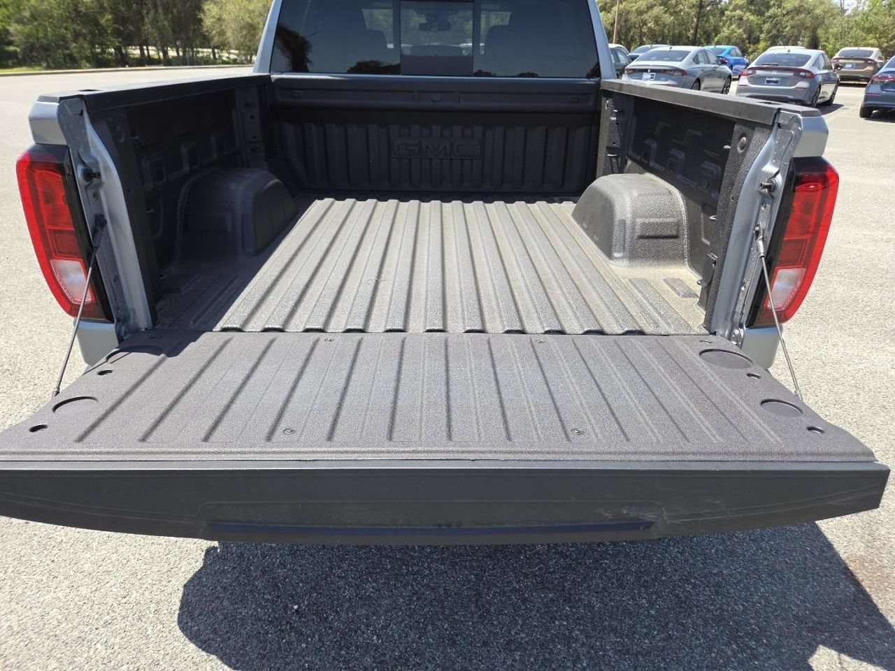 New 2026 Sterling Metallic GMC Elevation image 21