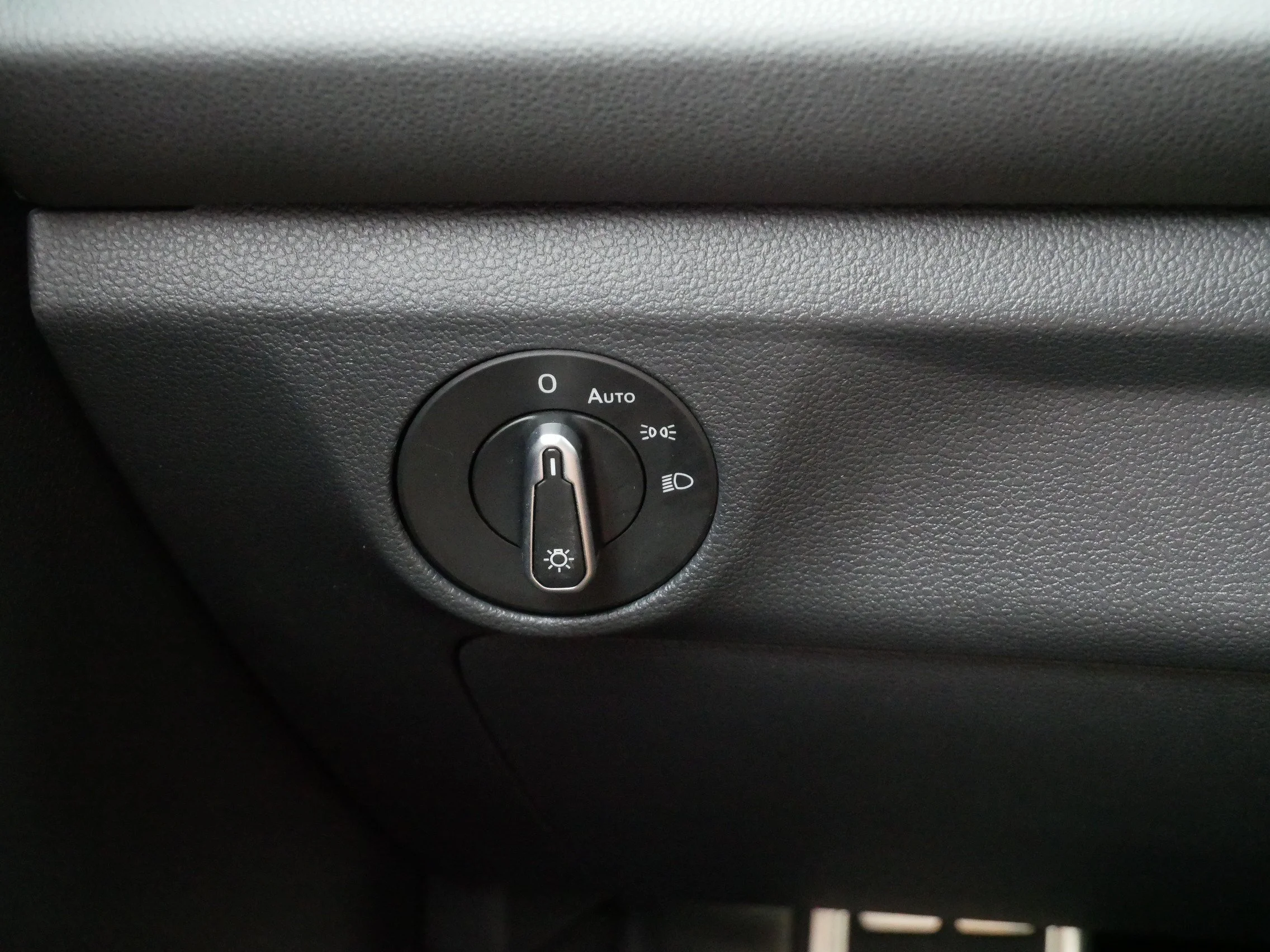 Certified Used 2025 Monument Gray Volkswagen Sport image 27