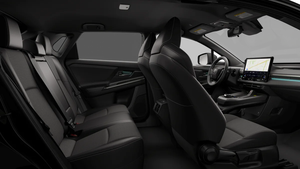 New 2026 Wind Chill Pearl [Extra_Cost_Color] Toyota XLE image 21