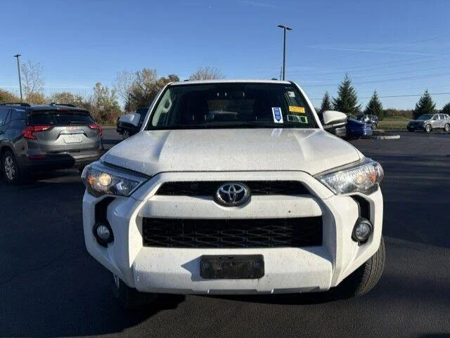 Used 2019 Super White Toyota SR5 image 5