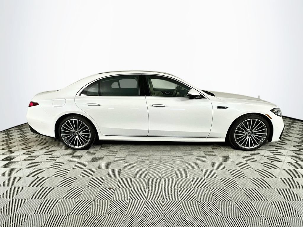 New 2027 MANUFAKTUR Moonlight White Metallic Mercedes-Benz S 580 image 41