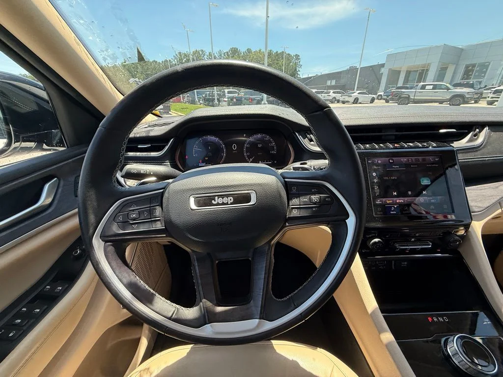 Used 2022 White Jeep Limited image 7