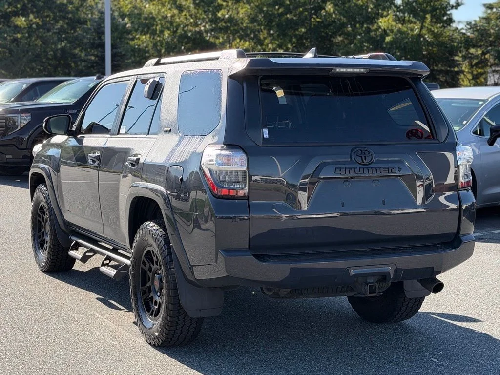 Used 2024  Toyota SR5 Premium image 3