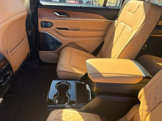 New 2027 Bright White Clear-Coat Paint Jeep Summit image 47