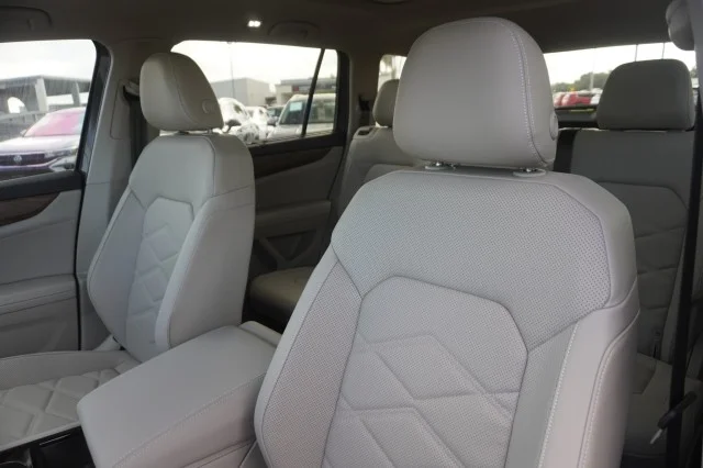 New 2026 Pure Gray Volkswagen 2.0T SE w/Technology image 19
